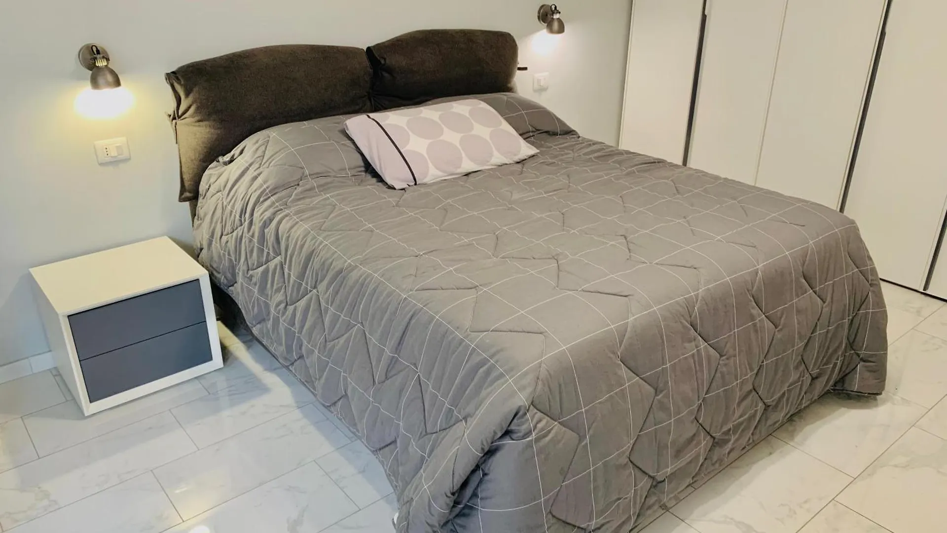 Tiburtina House - Moderno Bilocale Green, 4 Pax Rome 0*,  Italy