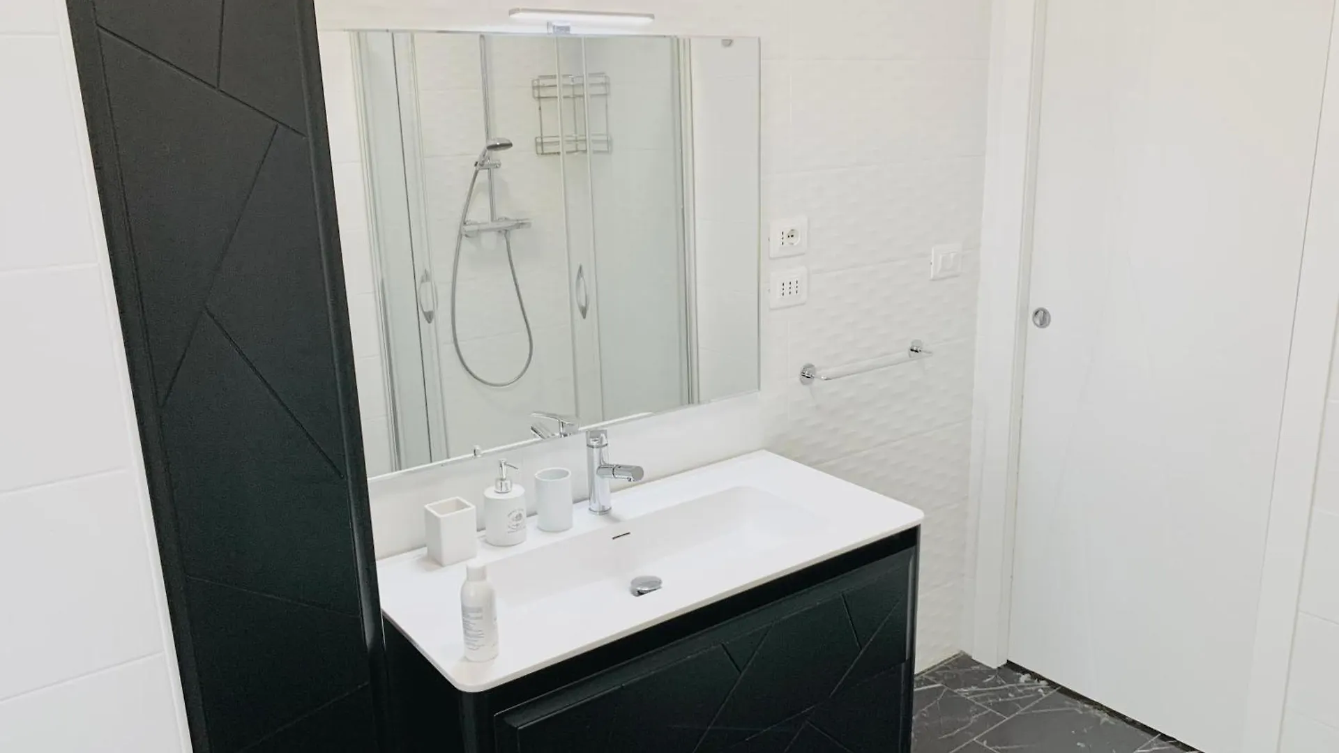 Tiburtina House - Moderno Bilocale Green, 4 Pax Rome Apartment