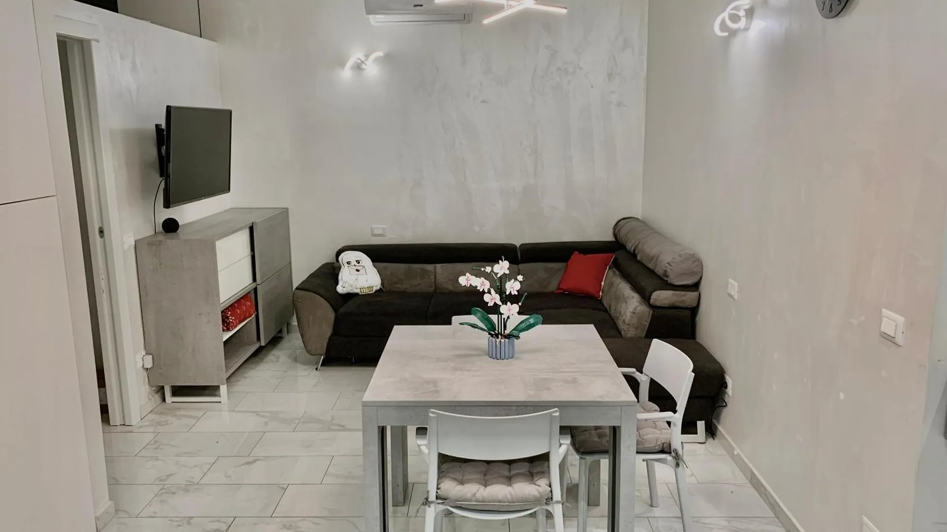 Tiburtina House - Moderno Bilocale Green, 4 Pax Rome