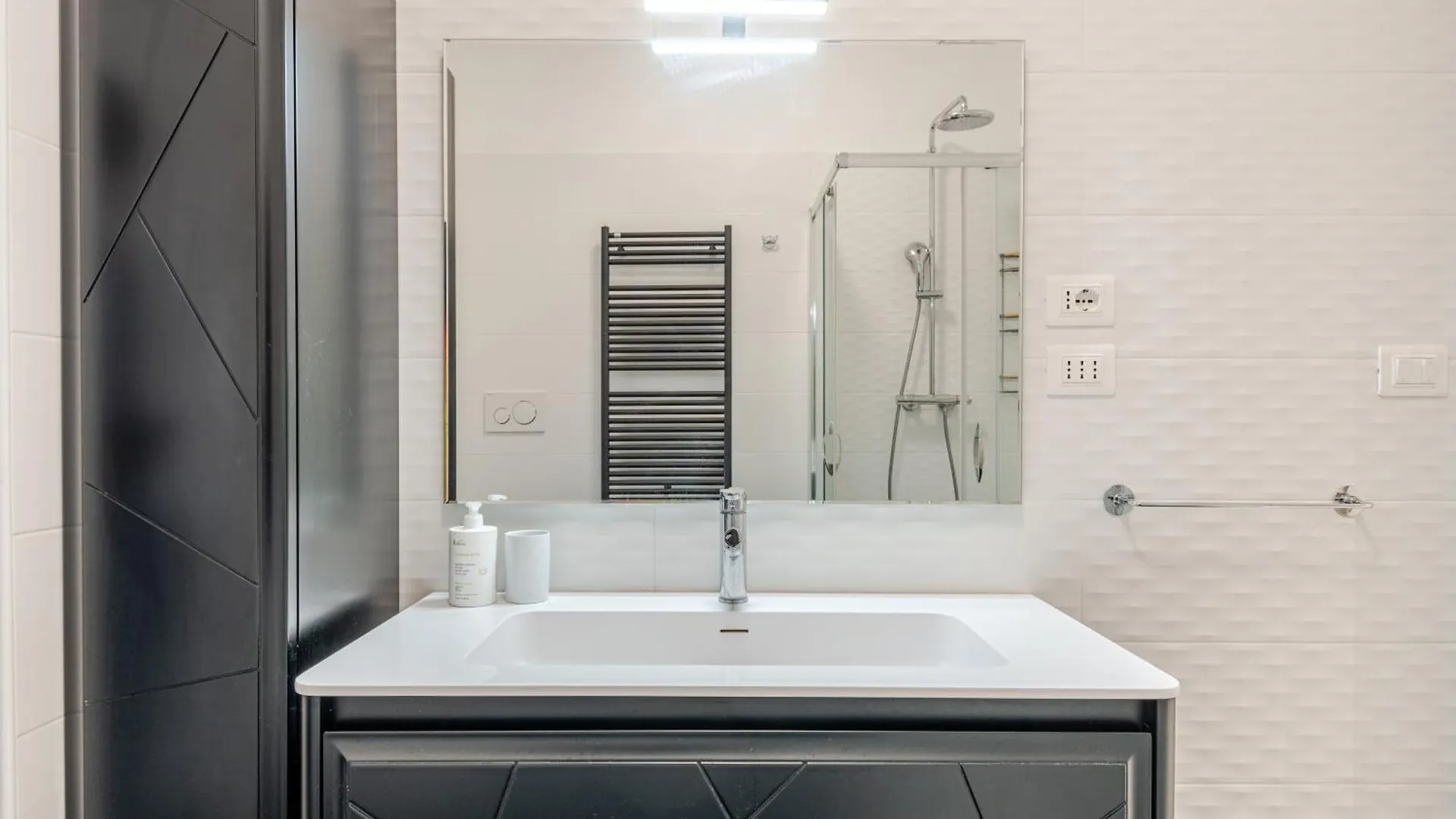 Appartamento Tiburtina House - Moderno Bilocale Green, 4 Pax Roma